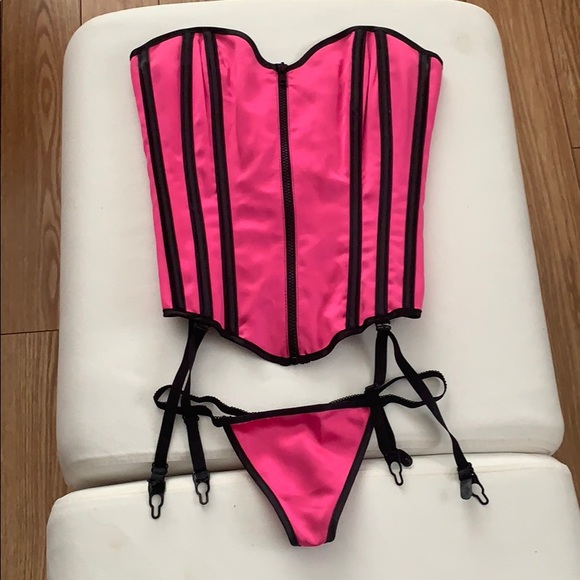 Corset Set - Picture 1 of 2